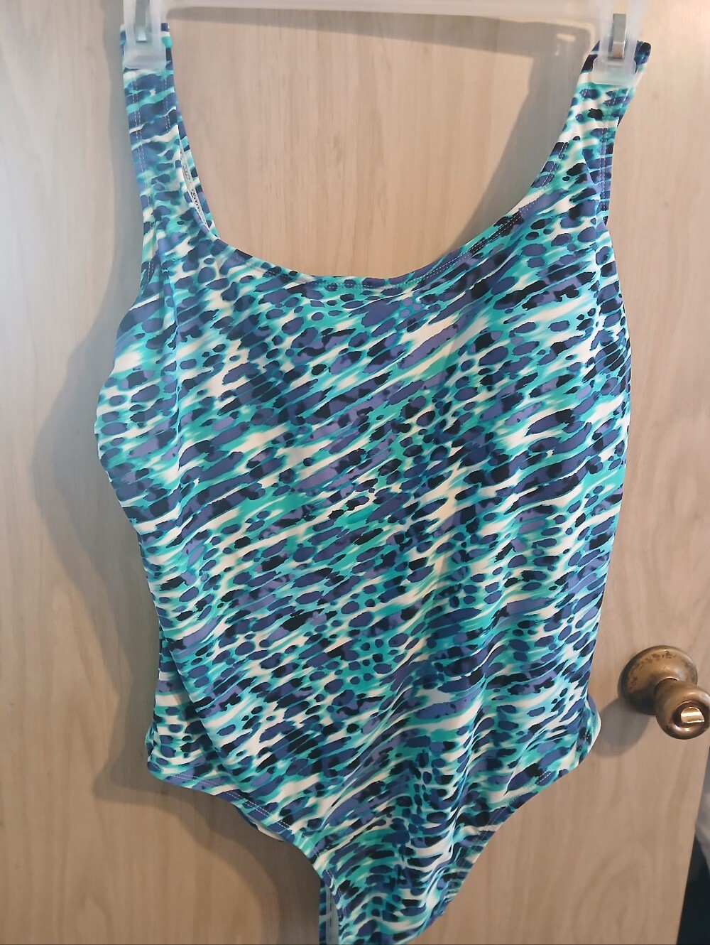 Catalina Women's Plus Size 2X one piece blue, black & white pattern swimsuit